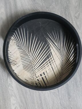 Stylish Black Palm Leaf Round Serving Tray - Neutral Accent